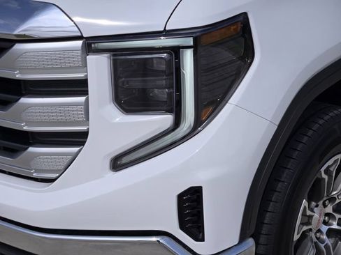 Used 2024 GMC Sierra 1500 SLE AWD/4WD image 9