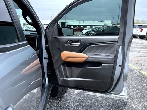 Used 2023 GMC Canyon AT4 w/ AT4 Premium Package image 16