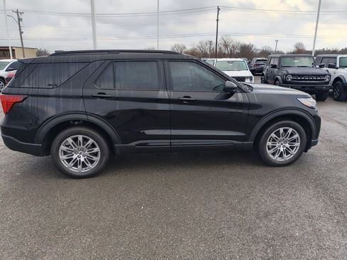 New 2026 Ford Explorer Active w/ Active Comfort Package image 6