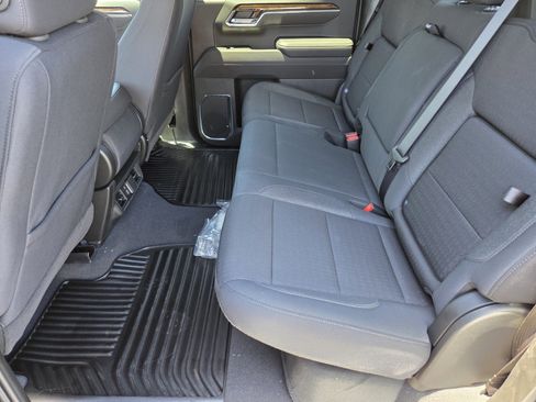 New 2025 GMC Sierra 1500 Elevation image 7