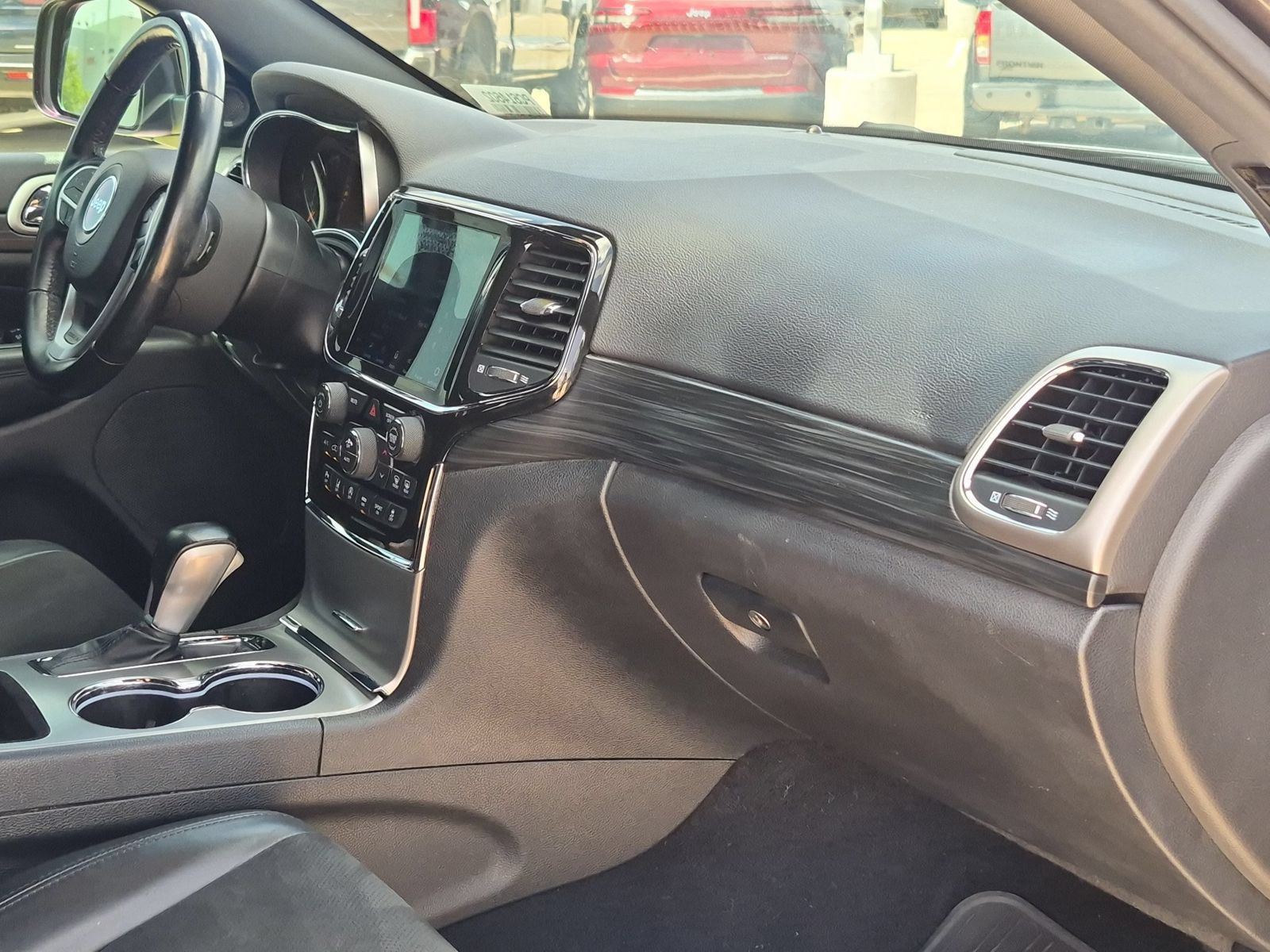 Used 2021 Jeep Grand Cherokee Laredo X AWD/4WD image 27