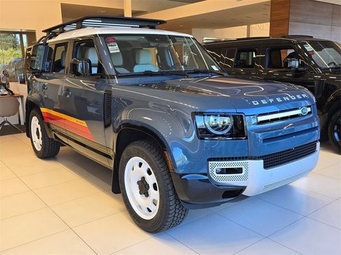 New 2025 Land Rover Defender 110 S image 7