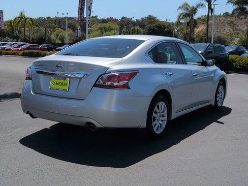 Used 2015 Nissan Altima 2.5 S w/ Power Driver Seat Package FWD image 9