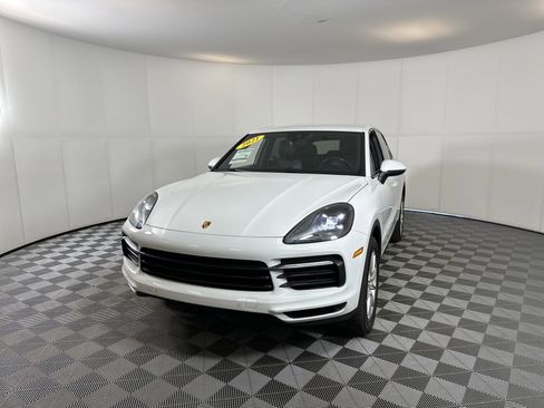 Used 2021 Porsche Cayenne Base image 2