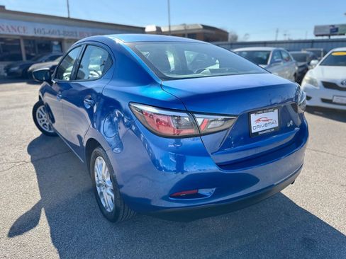 Used 2017 Toyota Yaris iA image 5