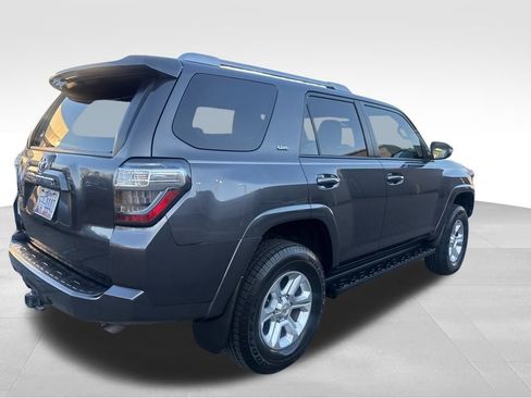 Used 2018 Toyota 4Runner SR5 Premium image 11