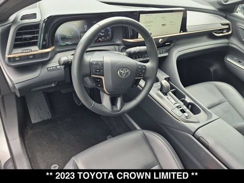 Used 2023 Toyota Crown AWD/4WD image 2