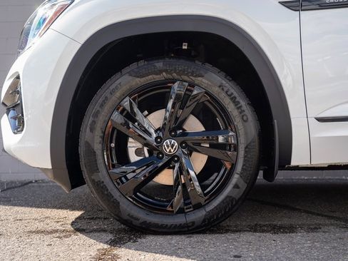 New 2026 Volkswagen Atlas Cross Sport SEL R-Line image 7