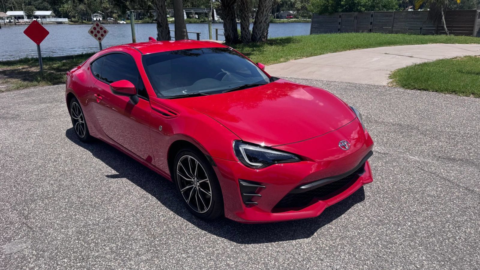 Used 2017 Toyota 86 RWD image 1