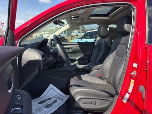 Used 2024 Honda HR-V EX-L image 12