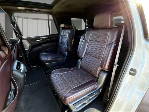 Used 2023 Cadillac Escalade Sport Platinum RWD image 28