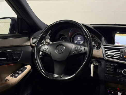 Used 2010 Mercedes-Benz E 350 4MATIC Sedan image 19