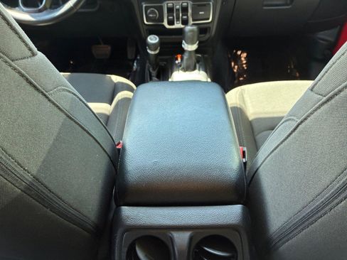 Used 2022 Jeep Wrangler Unlimited Sport AWD/4WD image 15