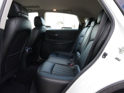Used 2017 INFINITI QX50 2WD w/ Deluxe Touring Package image 19
