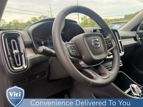 Certified 2023 Volvo XC40 B5 Ultimate w/ Protection Package Premier AWD/4WD image 17