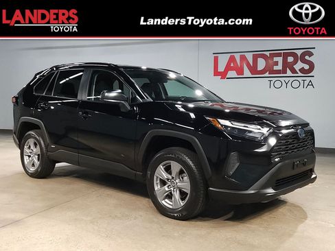 Used 2023 Toyota RAV4 LE AWD/4WD image 1