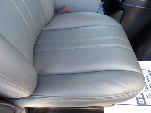 Used 2019 Chevrolet Express 3500 Extended w/ Driver Convenience Package RWD image 32