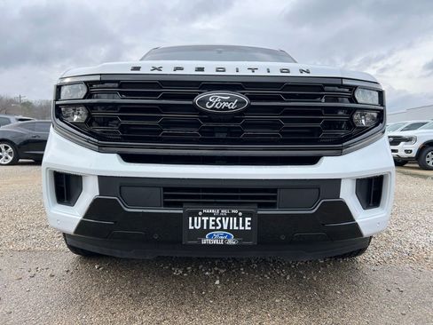 Used 2025 Ford Expedition Platinum w/ Stealth Performance Package image 3