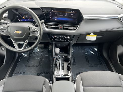 Used 2026 Chevrolet TrailBlazer LT w/ Convenience Package FWD image 32