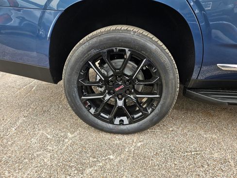 New 2026 GMC Yukon Elevation w/ Elevation Premium Package AWD/4WD image 34