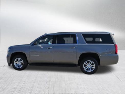 Used 2019 Chevrolet Suburban LT image 6