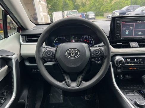 Used 2020 Toyota RAV4 XLE w/ Carpet Mat Package AWD/4WD image 16