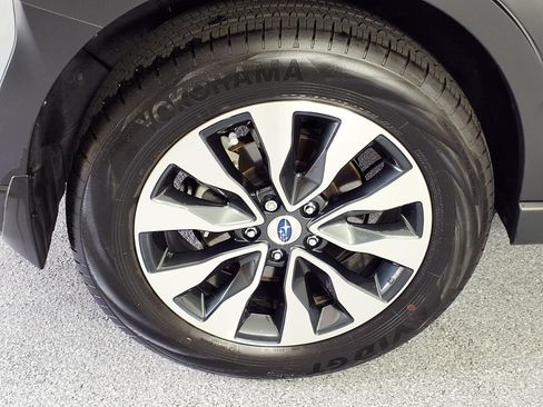 Certified 2025 Subaru Outback Limited AWD/4WD image 5