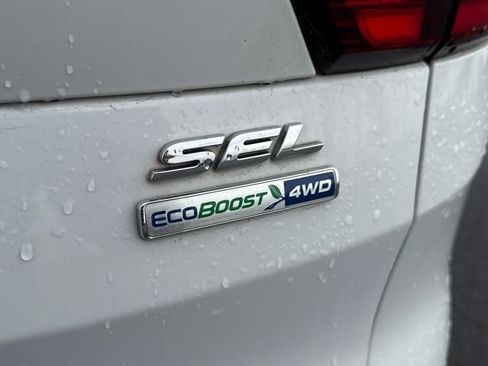 Used 2019 Ford Escape SEL image 17