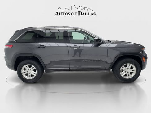 Used 2024 Jeep Grand Cherokee Laredo AWD/4WD image 6