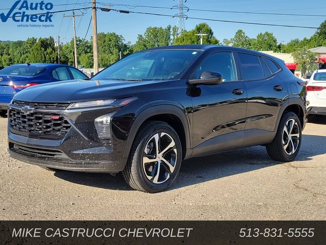 Used 2025 Chevrolet Trax RS w/ Driver Confidence Package FWD image 1