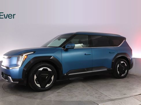 Used 2024 Kia EV9 Land AWD/4WD image 18