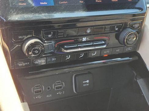 Used 2023 Jeep Grand Cherokee Limited RWD image 18