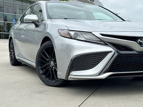 Used 2021 Toyota Camry XSE FWD image 9