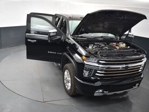 Used 2023 Chevrolet Silverado 3500 High Country w/ Technology Package AWD/4WD image 17