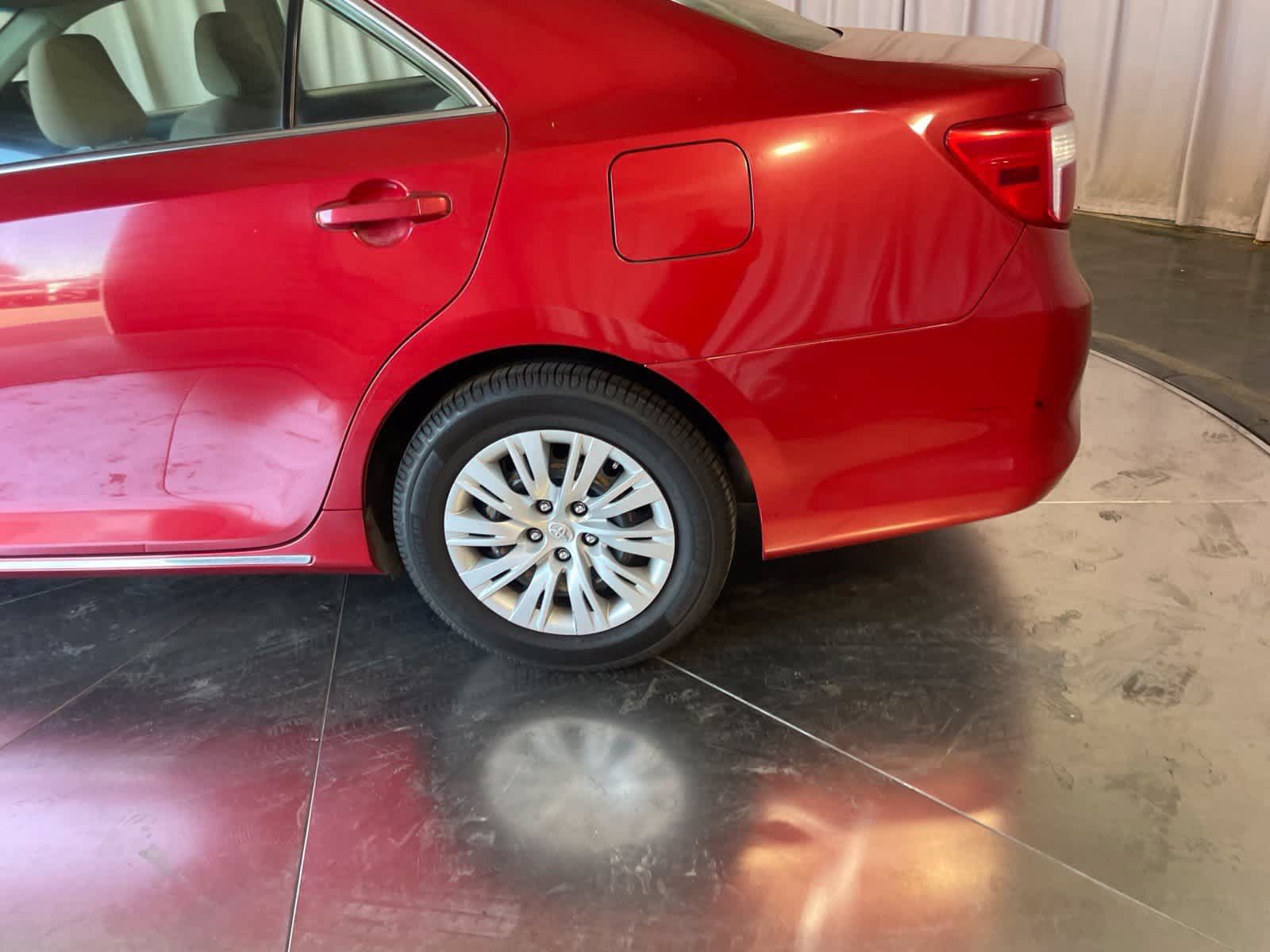 Used 2012 Toyota Camry LE FWD image 9