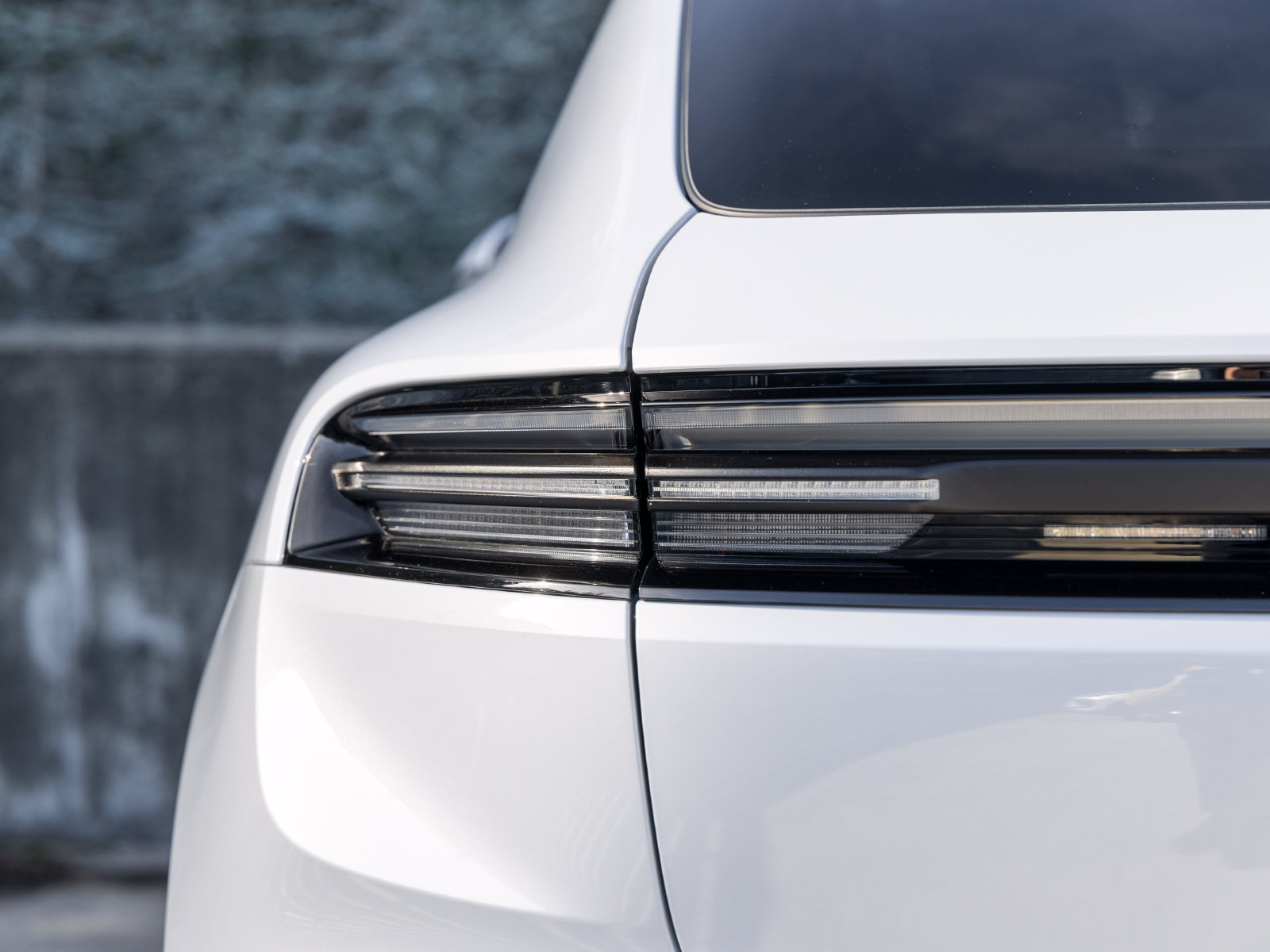 Certified 2025 Porsche Macan Electric RWD image 18