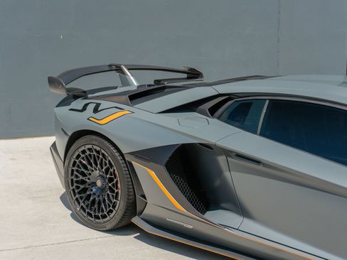 Used 2019 Lamborghini Aventador SVJ AWD/4WD image 34