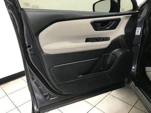 Used 2025 Subaru Forester AWD/4WD image 8