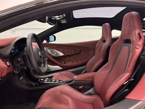 Used 2025 McLaren GTS RWD image 11