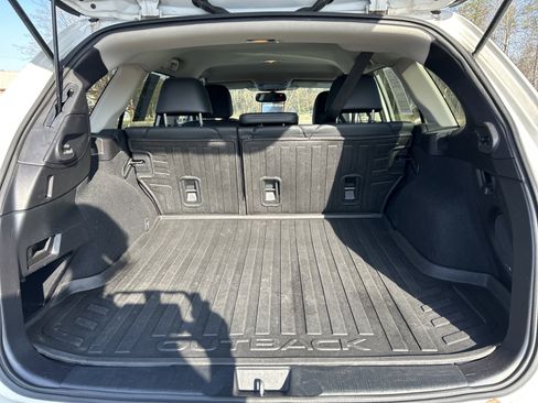 Used 2016 Subaru Outback 2.5i Limited AWD/4WD image 10