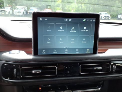 Used 2023 Lincoln Aviator Reserve w/ Equipment Group 201A AWD/4WD image 24