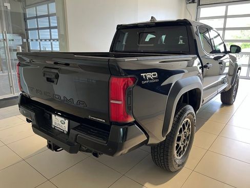 Used 2025 Toyota Tacoma TRD Off-Road w/ TRD Off Road Premium Package AWD/4WD image 4