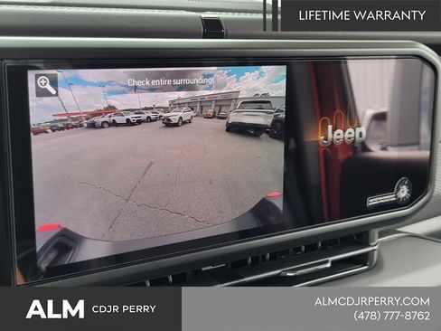 New 2025 Jeep Gladiator Rubicon w/ Convenience Group AWD/4WD image 22