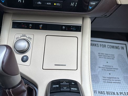 Used 2018 Lexus ES 350 w/ Navigation System Package image 65