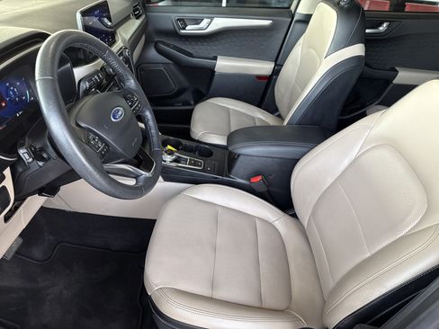 Used 2020 Ford Escape SE Sport image 18