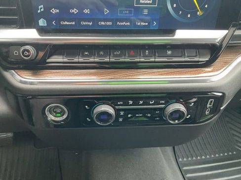 Used 2023 Chevrolet Silverado 1500 LT image 34