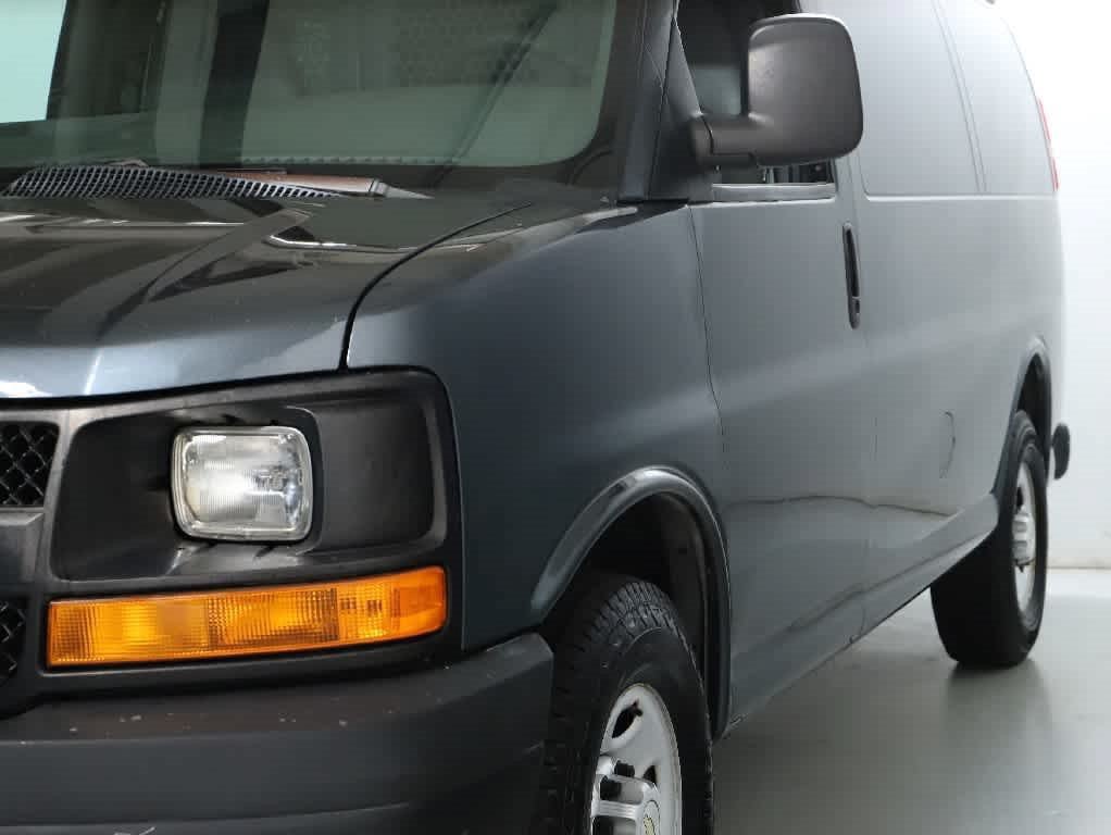 Used 2014 Chevrolet Express 2500 RWD image 4