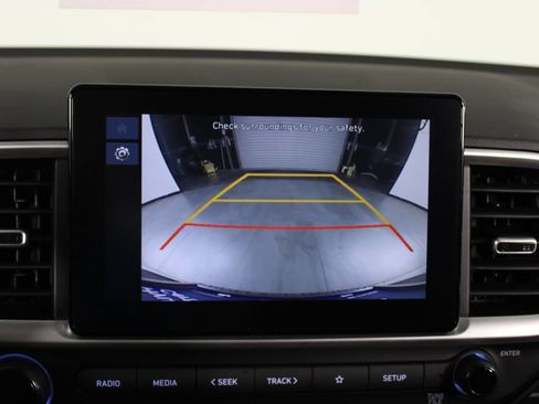 Certified 2026 Hyundai Venue SEL FWD image 28