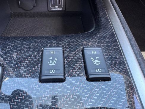 Used 2020 Nissan Pathfinder SL FWD image 29