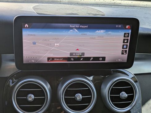 Used 2021 Mercedes-Benz GLC 300 GLC 300 w/ Multimedia Package image 22